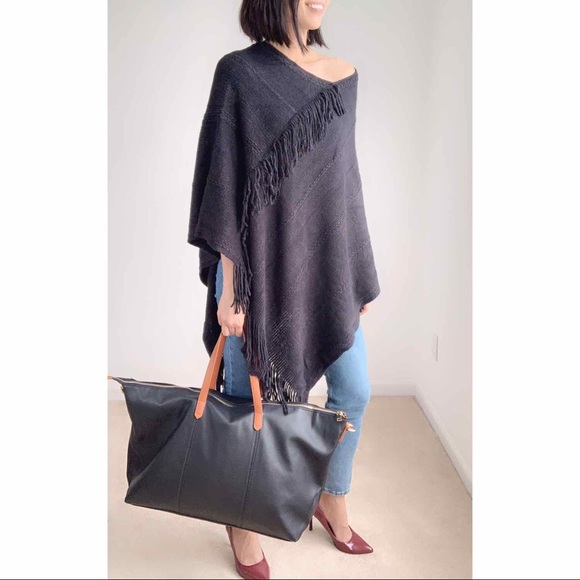 BLACK KNIT SHAWL PONCHO CAPE WITH FRINGES - Picture 3 of 6